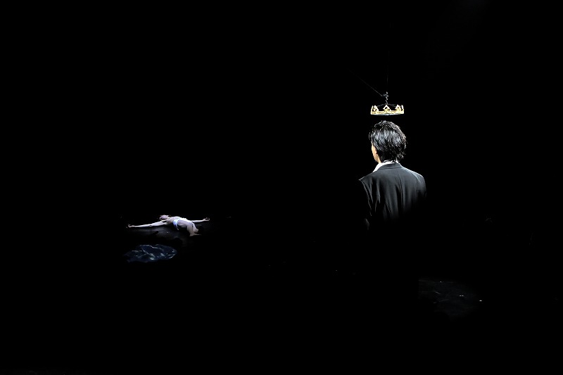 クライオーヴァ国際シェイクスピア・フェスティバルでの『リチャード二世』（2016年4月）　撮影　Mihaela Marin