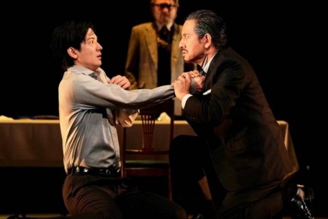 空の青から、海の青へ ―― 世田谷パブリックシアター『みんな鳥になって』／新野守広