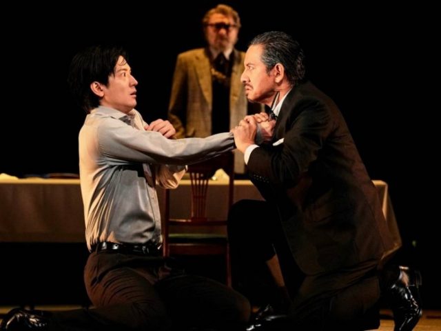 空の青から、海の青へ ―― 世田谷パブリックシアター『みんな鳥になって』／新野守広
